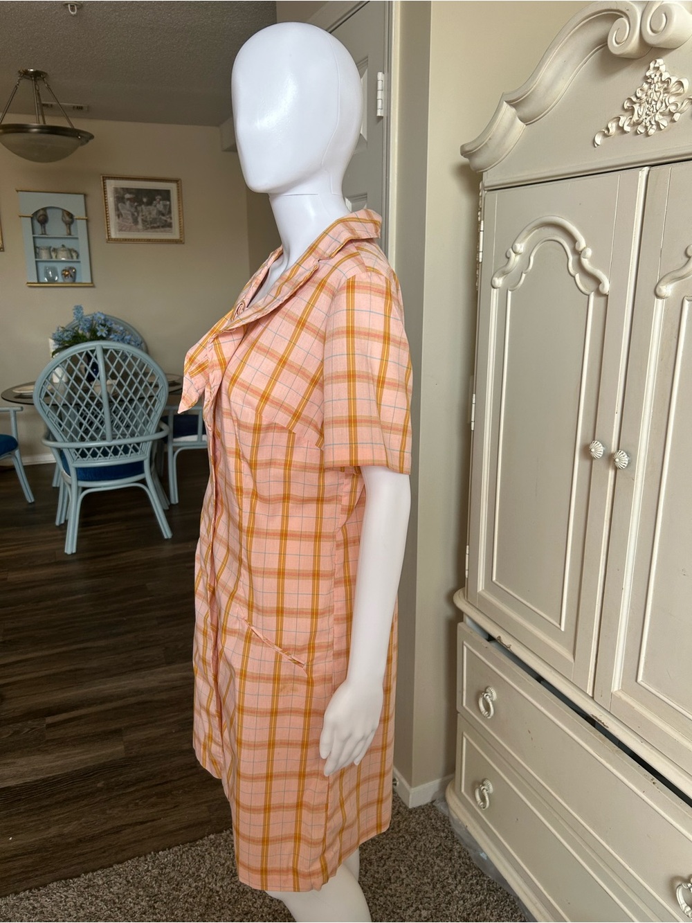 1970s Vintage Pink & Yellow Plaid Midi Dress with Ruffled Collar - Picture 2 of 4